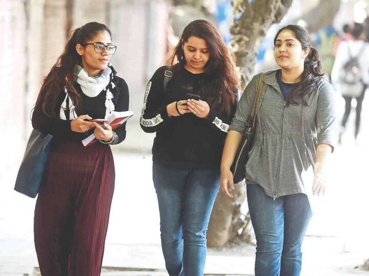 Application process starts from today for admission in various courses for academic year 2021-22 in University of Hyderabad Hyderabad यूनिवर्सिटी में एकेडमिक ईयर 2021-22 के कई कोर्सेस में एडमिशन के लिए आज से आवेदन शुरू