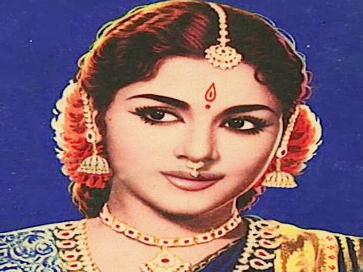 சினிமா வேடத்தில் நடிகை பத்மினி