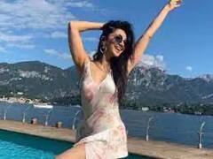 Kiara Advani | कियारा अडवाणी आहे बीच बेबी; पाहा तिचे 5 बेस्ट बिकिनी लुक