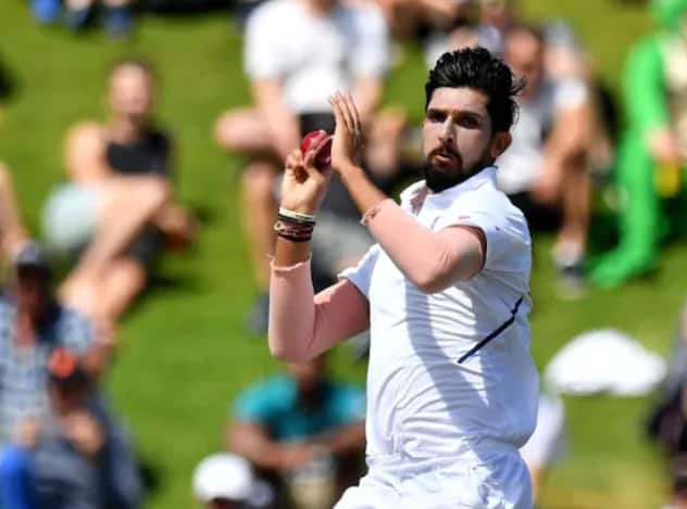 In the absence of Ishant Sharma, young star speedster Mohammad Siraj bowled brilliantly during India's tour of Australia. Many cricket pundits have backed Siraj, saying that seeing his current form, it is he and not Ishant Sharma, who should be included in team India's playing XI for Ind vs NZ WTC Final. Photo Courtesy: AFP