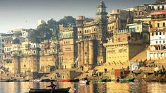 Varanasi: गंगा में आज से शुरू हो रहा नौका संचालन, इन सावधानियों का रखना होगा विशेष ख्याल