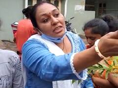 Surat : 'તું છાનીમાની નીકળ, તમે કેવા ધંધા કર્યા, બધી મને ખબર છે', જાહેરમાં જ ભાજપની બે મહિલા નેતાઓ બાખડી