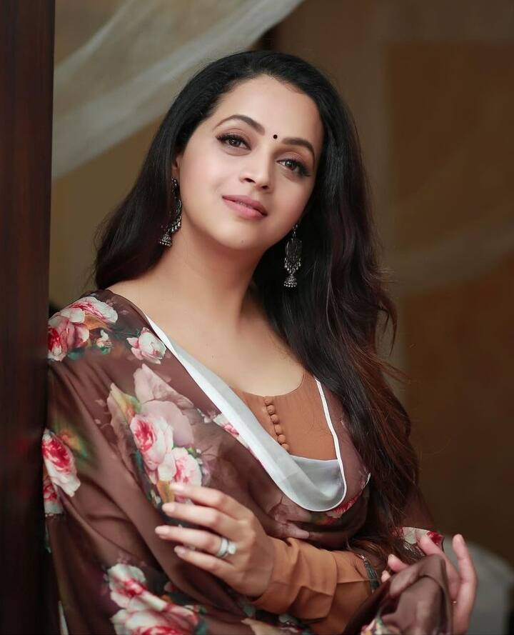 அசைந்தாய் அன்பே அசைந்தேன்