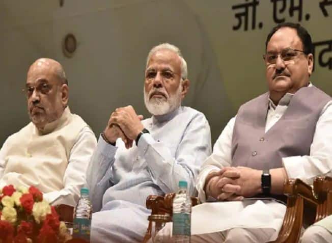PM Narendra Modi meets Amit Shah and JP Nadda amid Cabine reshuffle buzz, who will get the ministerial post from Maharashtra? Cabinet Reshuffle : केंद्रीय मंत्रिमंडळातल्या फेरबदलांसाठी दिल्लीत वेगवान घडामोडी, महाराष्ट्रातून कोणाची वर्णी?
