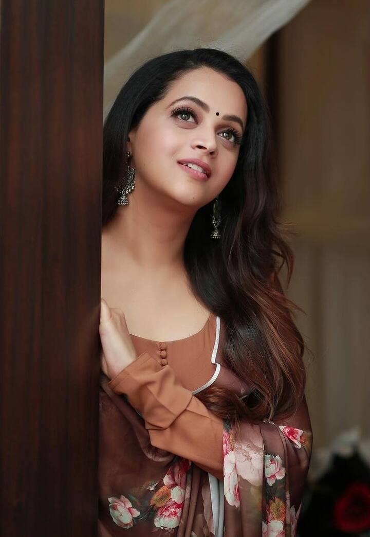 காதலெனும் கடலுக்குள் நான் விழுந்தேன் பாவனா