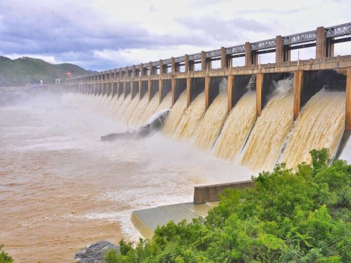 Mettur Dam water inflow has reduced from 2,266 cubic feet to 670 cubic feet. Mettur Dam: மேட்டூர் அணையின் நீர்வரத்து 2,266 கன அடியில் இருந்து 670 கன அடியாக குறைவு..