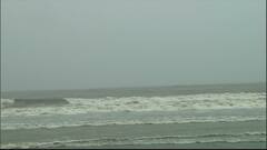 Mumbai Rains: मुंबई में रुक-रुककर हो रही बारिश, जुहू चौपाटी से देखिए ग्राउंड रिपोर्ट