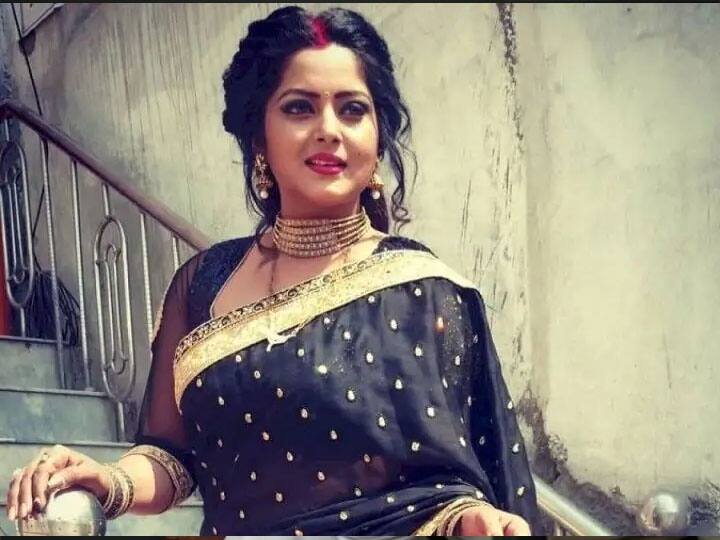 भोजपुरी सिनेमा की एक्ट्रेस अंजना सिंह ने अपनी ग्लैमरस अदाओं से हर किसी को अपना दीवाना बनाकर रखा हुआ है. ऐसे में अंजना से 10 से 15 लाख रुपए तक वसूल करती हैं आपका मनोरंजन करने के लिए.