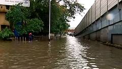 Mumbai : मुंबईत सायन पूल बंद, वाहतुकीचा खोळंबा