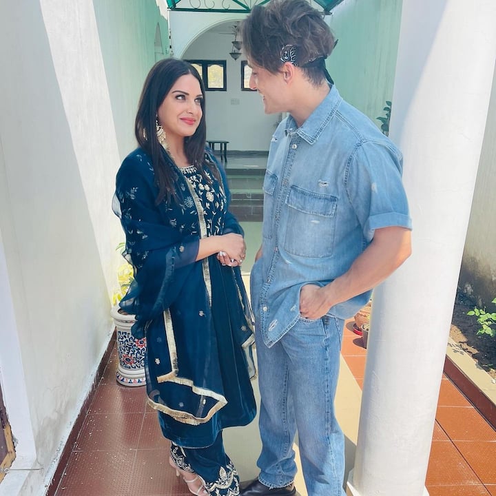 Asim and Himanshi couldn't take their eyes off each other while striking a pose for the camera. For the uninitiated, Asim proposed Himanshi while they were locked inside the 'BB 13' house.