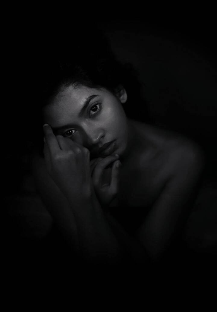 ‘एमएक्स प्लेयर’वर आलेल्या ‘इंदोरी इश्क’ वेबसिरीजमध्ये ती एका साध्याभोळ्या भूमिकेत आली आहे.