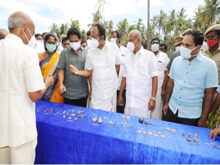 கீழடி ; ’அள்ள அள்ளக் குறையாத தமிழ்ப் பண்பாட்டுச் செல்வம்’ - அமைச்சர் ட்வீட் !