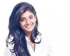 ’வரைபடம் வரையுதே உன் இருவிழி!’ -  சில்லுக்கருப்பட்டி நிவேதிதாவின் சியர்ஃபுல் புகைப்படங்கள்