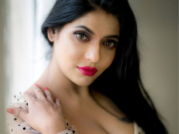 தெலுங்கு பட தயாரிப்பாளர் பிரசாத் பசுபுலேட்டி என்பவற்றின் மகள்தான் நடிகை ரேஷ்மா பசுபுலேட்டி.