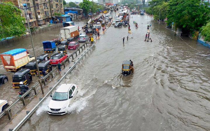 Monsoon Update: दिल्ली, आसपास के इलाकों में मानसून के लिए अभी और इंतजार, जानें देश का हाल