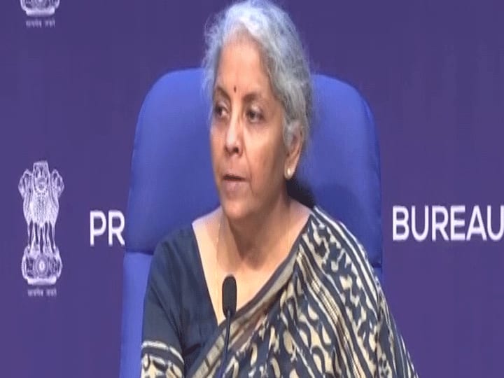 GST काउंसिल की बैठक खत्म, एंबुलेंस से लेकर ऑक्सीमीटर और थर्मामीटर तक, जानें अब किस पर कितना लगेगा टैक्स