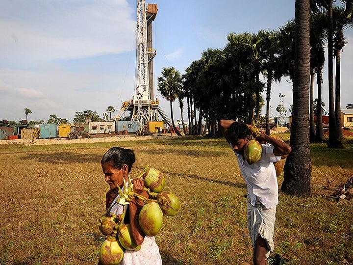 Opposition to tender for oil well in Pudukkottai district பாதுகாக்கப்பட்ட வேளாண் மண்டலத்தில் எண்ணெய் கிணறு; டெண்டருக்கு எதிர்ப்பு