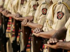 तब्बल 8 वर्षे कर्तव्यावर गैरहजर राहिल्यामुळे दोन पोलीस कर्मचाऱ्यांना पोलीस दलातून काढले