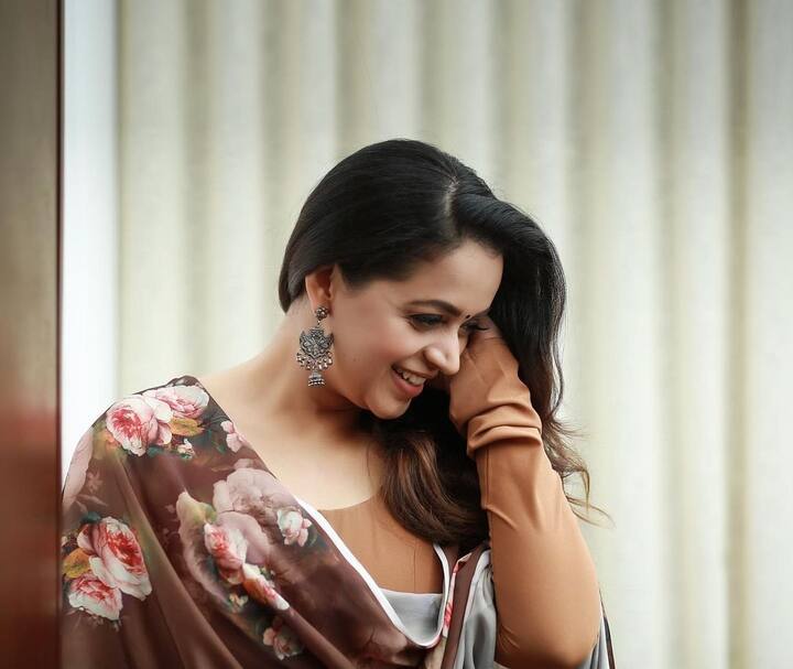 அழகாய் அய்யோ தொலைந்தேன்