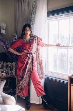 ट्रेडिशनल तरीके से Saree पहन पहन कर हो गई हैं बोर तो इन 5 एक्ट्रेस से सीखें पैंट के साथ साड़ी स्टाइल करना