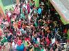 बिहार: ANM की नौकरी के लिए उमड़ी भीड़, हाथों में फॉर्म लिए घंटों लाइन में खड़ी रहीं महिलाएं