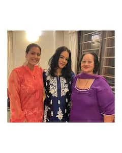 Kajol Devgn Photos: মেয়ে নাইসা ও শাশুড়ির সঙ্গে ক্যামেরার সামনে হাসিখুশি কাজল