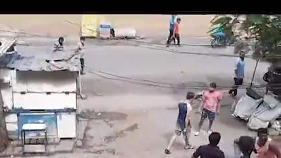 Surat: વરેલી ગામમાં અસામાજિક તત્વોનો આતંક, દુકાનદારે ભણાવ્યો પાઠ, જુઓ વીડિયો