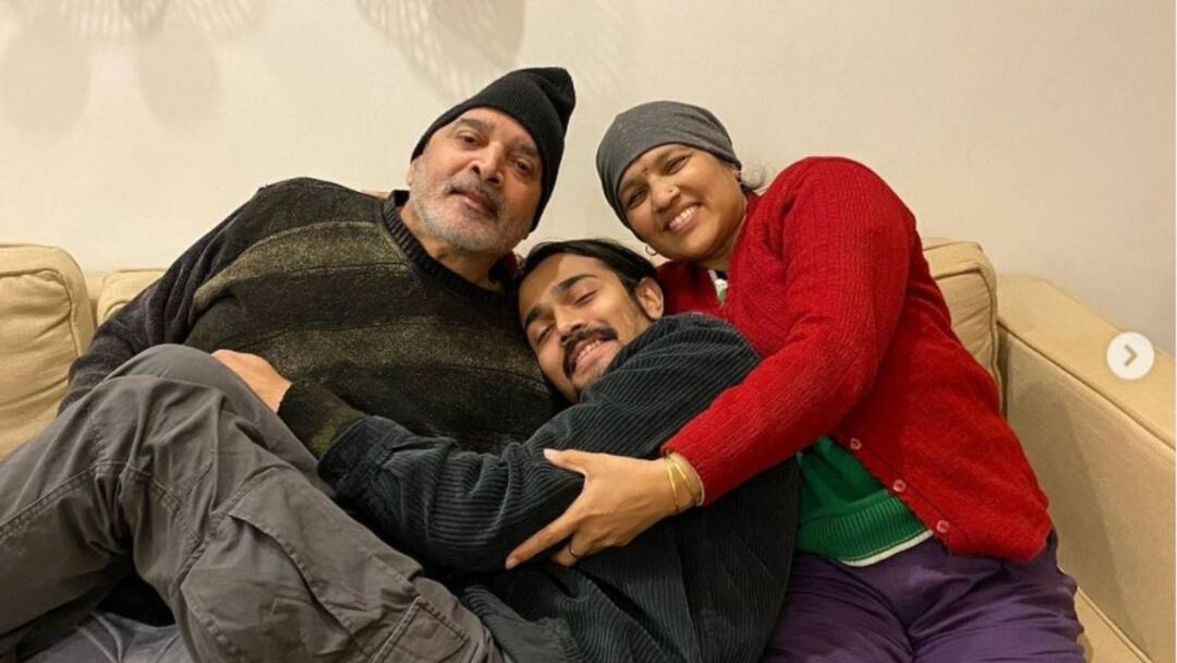 এক মাসের মধ্যে কোভিড আক্রান্ত হয়ে প্রয়াত ইউটিউবার ভুবন বামের বাবা ও মা Bhuvan Bam posts emotional post losing parents mother father COVID-19 says lost lifeline এক মাসের মধ্যে কোভিড আক্রান্ত হয়ে প্রয়াত ইউটিউবার ভুবন বামের বাবা ও মা