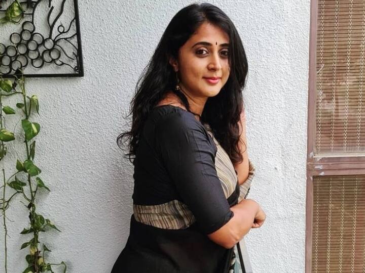 படிப்பில் மிகுந்த ஆர்வம் கொண்ட திவ்யா மெரிட்டில் பாஸாகி, பிரபல BITS கல்வி நிறுவனத்தில் இயந்திரவியல் படிப்பில் டிகிரி பெற்றவர் என்பது குறிப்பிடத்தக்கது.