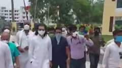 Tej Pratap Yadav visits hospital in Bihar, Covid norms violated