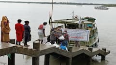 ইয়াসে বিধ্বস্তদের পাশে লেক কালীবাড়ি