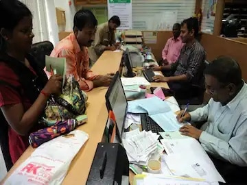 প্রভিডেন্ট ফান্ড অ্যাকাউন্টের নতুন নিয়মে নাজেহাল, মেয়াদ বাড়ানোর দাবি শ্রমিক সংগঠনগুলির