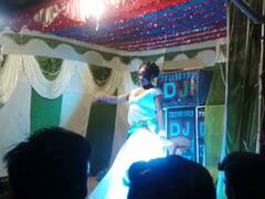 बिहारः सुपौल में कोरोना गाइडलाइन की उड़ीं धज्जियां, बर्थडे पार्टी में रात भर अश्लील गाने पर ठुमके