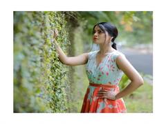 ‛இன்ஜினியர் டூ ஹீரோயின்’ பிறந்தநாள் கொண்டாடும் பிந்து மாதவி ஆல்பம்!