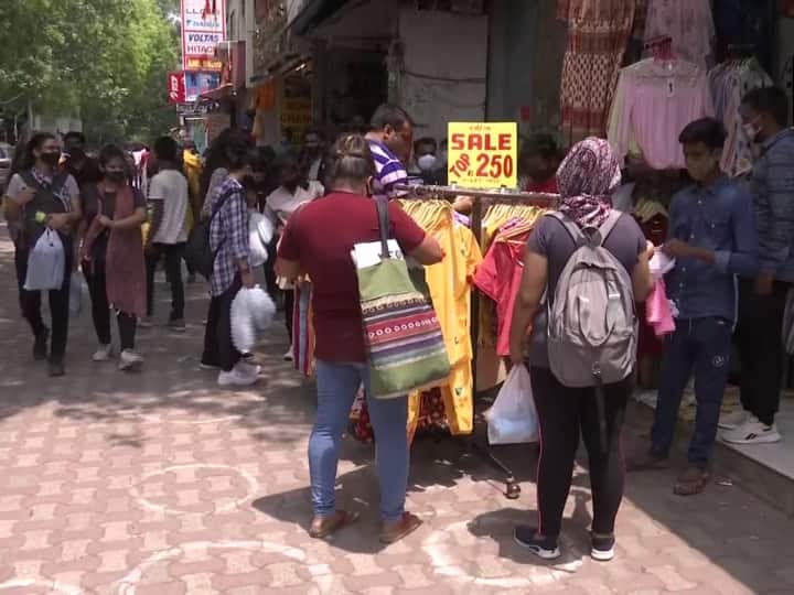 Here are visuals from Sarojini Nagar market. People reportedly thronged markets in the national capital after lockdown restrictions were eased. Welcoming the govt's decision, shopkeepers said they are happy that govt permitted shops to reopen after COVID lockdown. 