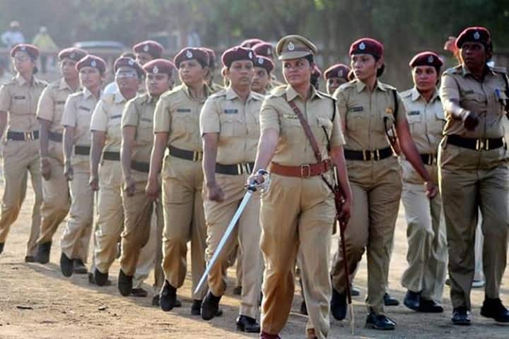 Women police pens an open letter to Chief minister on new order for revoking women's duty in CM route. Open letter to CM : ’சாலையில் நிற்பது மட்டும் எங்கள் பிரச்னையல்ல’ - முதல்வருக்கு பெண் காவலரின் கடிதம்