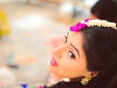 Asin Actress Photos: சுட்டும் விழி சுடரே என் உலகம் உன்னை சுற்றுதே - அசின்