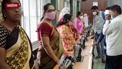 Be Positive : अकोल्यात कोरोनामुळे पतीचं निधन झालेल्या महिलांना आधार, 41 महिलांना शिलाई मशिनचं वाटप