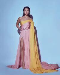 Alia Bhatt ने इन 5 खूबसूरत Gowns में प्रिंसेस की तरह दिया पोज़