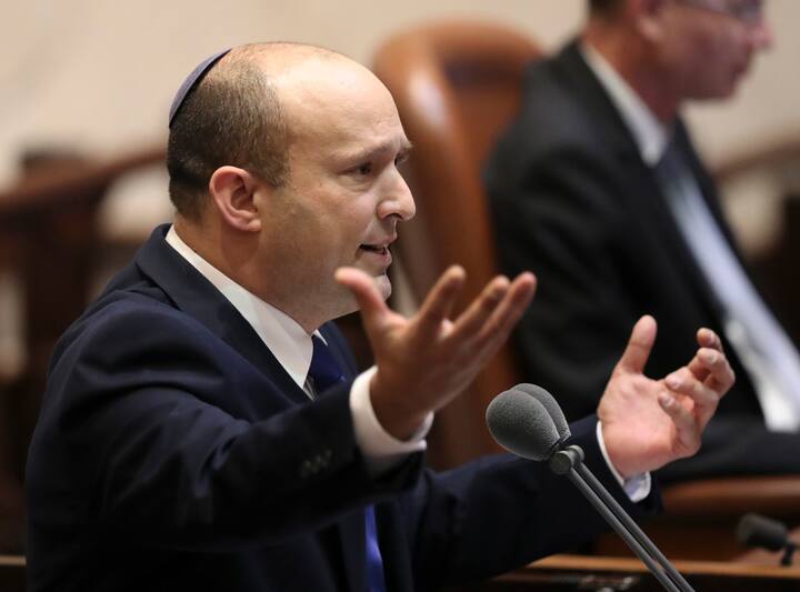 Israeli PM Naftali Bennett Loses Majority After MP Quits Coalition Government इजराइल: महज खमीरी रोटी के चलते अल्पमत में आई नफ्ताली बेनेट सरकार, गठबंधन की सचेतक के इस्तीफे से बढ़ी मुश्किलें