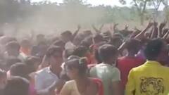 Sabarkantha: આ ગામમાં વરઘોડામાં ઉડ્યા સોશિયલ ડિસ્ટન્સના ધજાગરા, તંત્ર પર ઉઠ્યા સવાલ