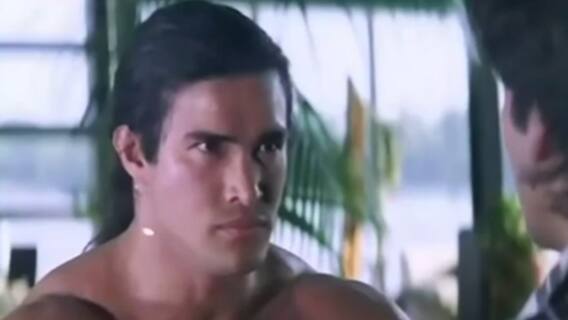 Akshay Kumar clarifies that he never wrestled Undertaker | Khabar Filmy Hai