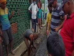 बिहार: सड़क निर्माण कार्य में मनमानी का ग्रामीणों ने किया विरोध, ठेकेदार पर लगाया ये आरोप