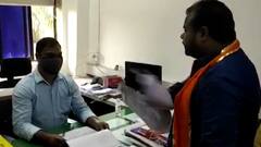 म्हाडा अधिकाऱ्याला मनसे कार्यकर्त्यांनी काळं फासलं, मराठी कंत्राटदाराच्या गळचेपीचा आरोप