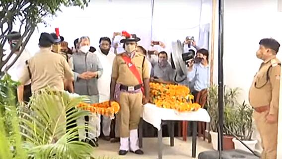 Uttarakhand: CM Tirath Singh Rawat पहुंचे Haldwani, Indira Hridayesh को दी श्रद्धांजलि | Pahad Prabhat