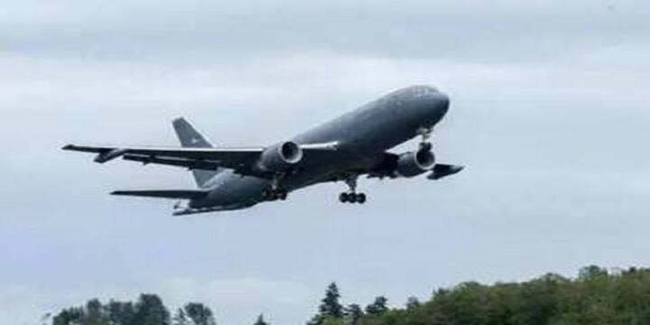 উপরের উপভোক্তাদের ভ্যাকসিনের দ্বিতীয় ডোজের আগে তাঁদের পাসপোর্ট খতিয়ে দেখতে হবে। ভ্যাকসিনেশন সার্টিফিকেটে যেন পাসপোর্ট নম্বরের উল্লেখ থাকে। কিন্তু, যদি প্রথম ডোজের সময় পাসপোর্ট ব্যবহার না হয়ে থাকে, তাহলে যে সচিত্র পরিচয়পত্র টিকাকরণের সময় ব্যবহার করা হয়েছিল, তা ভ্যাকসিনেশন সার্টিফিকেটে প্রিন্ট করতে হবে। (ছবি সৌজন্য : Getty)