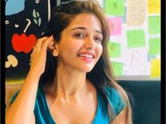 Anaika Soti | இவள் யுவராணி ரங்கம்மா.. ; நடிகை அனைகா சோட்டியின் சூப்பர் கூல் பிக்ஸ்