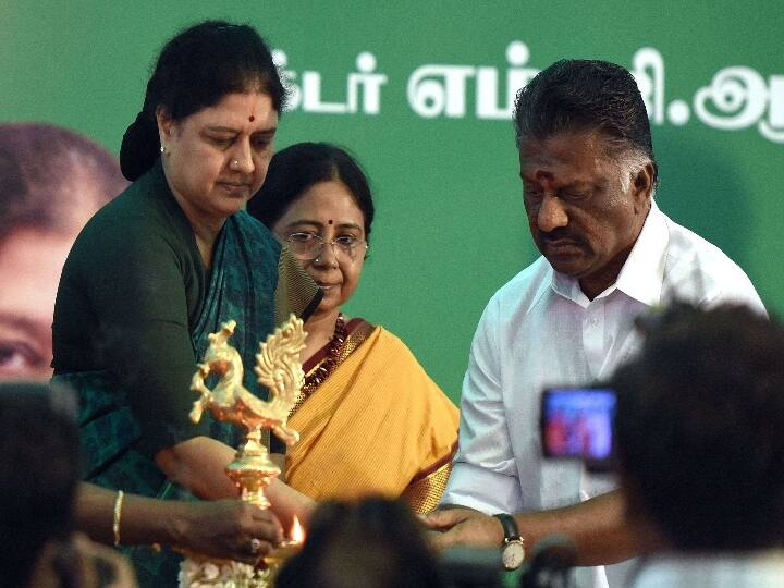 Sasikala 44th Audio Leak I would have made O Paneerselvam the Chief Minister of Tamil Nadu Sasikala 44th Audio : 'ஒ.பன்னீர்செல்வத்தை முதல்வர் ஆக்கியிருப்பேன்’  சசிகலாவின் அடுத்த ஆடியோ..!