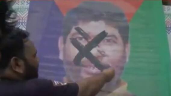 बागियों पर Chirag Paswan का एक्शन, LJP दफ्तर के बाहर बड़ा हंगामा | Seedhe Field Se