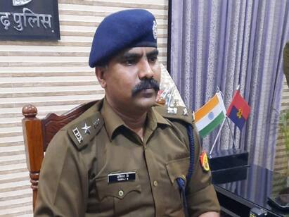 Tamil Nadu IPS officer Muniraj save UP child from borewell 130 அடி போர்வெல் கிணற்றில் விழுந்த குழந்தையை மீட்ட தமிழ்நாட்டு ஐ.பி.எஸ் அதிகாரி முனிராஜ்..!